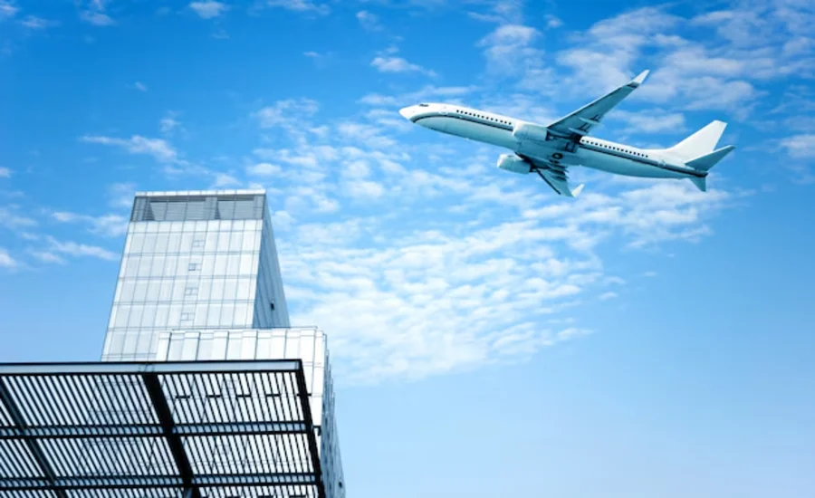 United Airlines Flight UA770 Emergency Diversion